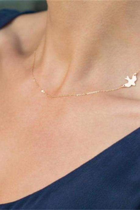 *Free Shipping* Simple Sideways Bird Necklace Gold Peace Bove Delicate Chain Women Necklace Collar Best Christmas Gift 32796947645